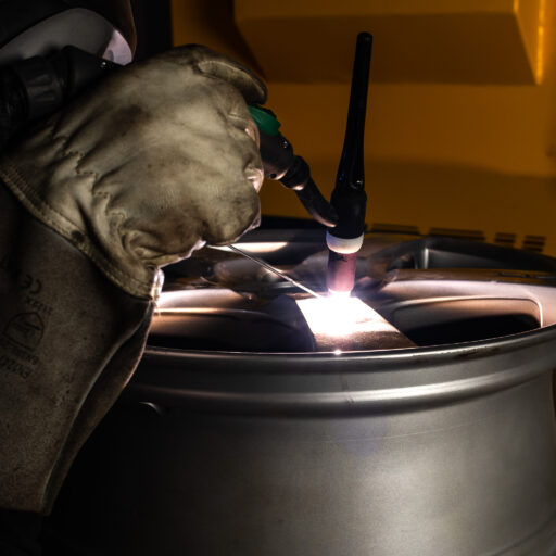 Reparation af fælge og svejsning af alufælge